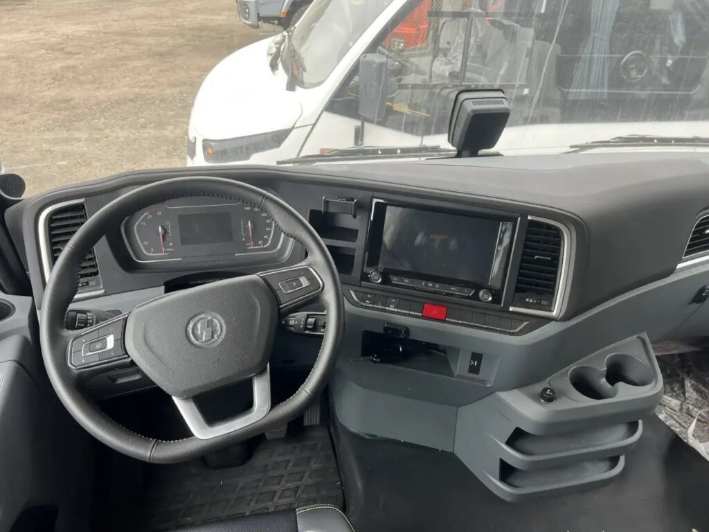 Седельный тягач Shacman 6×4 X3000 (рестайлинг) SX42584V324