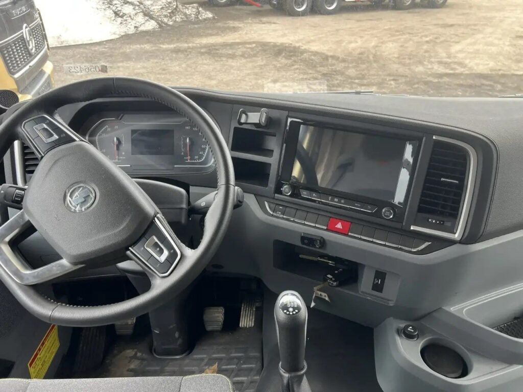Седельный тягач Shacman 6×4 X3000 (рестайлинг) SX42584V324