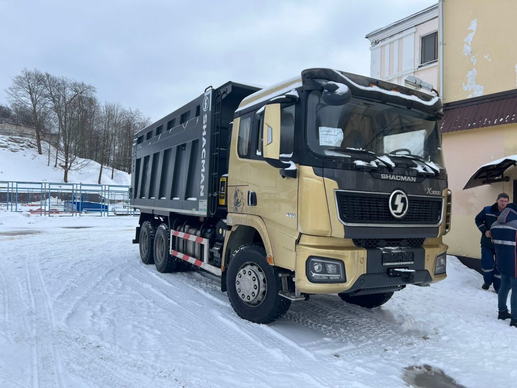 Отгрузка самосвалов партнерам в г. Смоленск